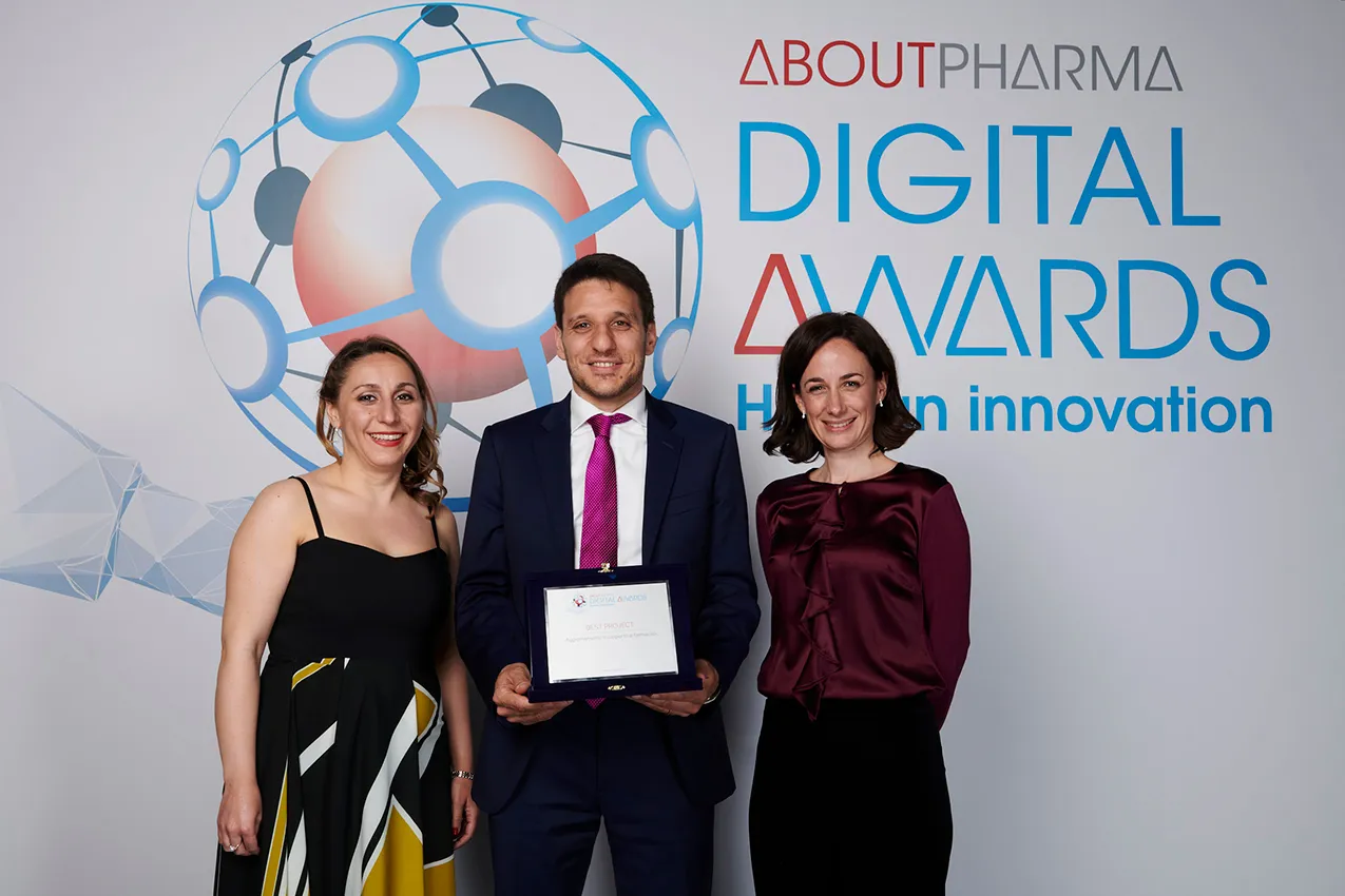 evento AboutPharma digital Awards ritratti su backdrop