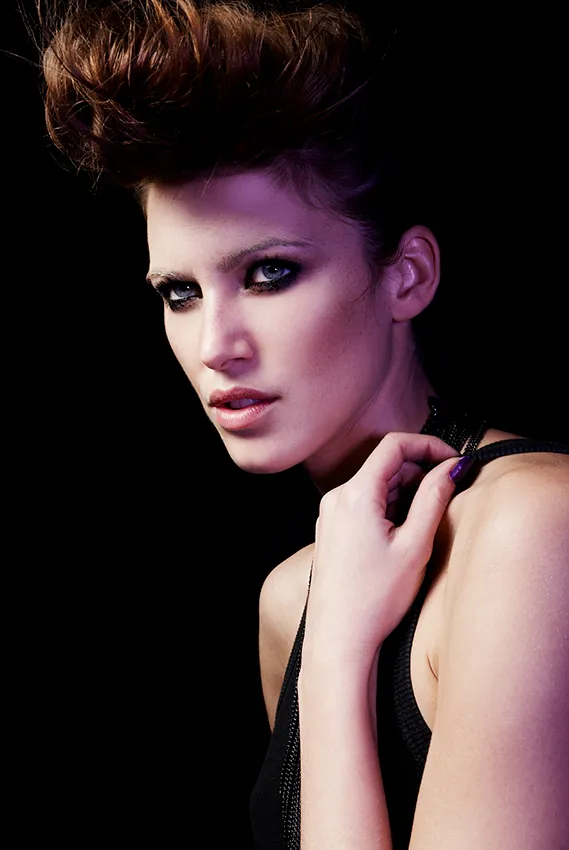 editoriale moda donna nero su nero