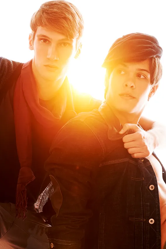 editoriale moda uomo in studio