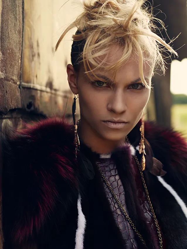 editoriale moda donna in campagna