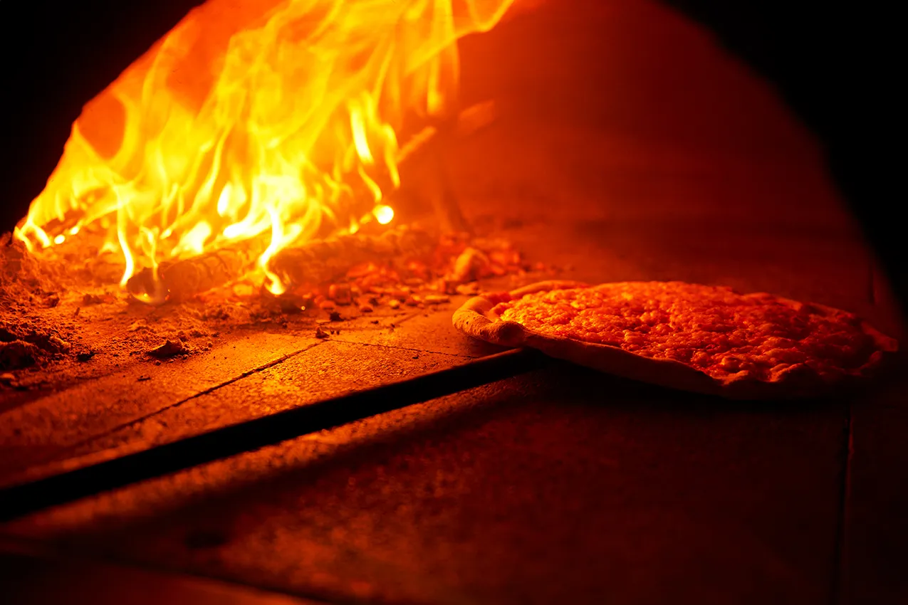 locale commerciale pizzeria forno