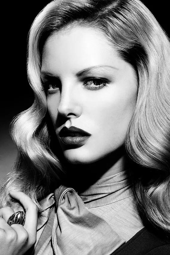 editoriale moda donna anni '40 bianco e nero