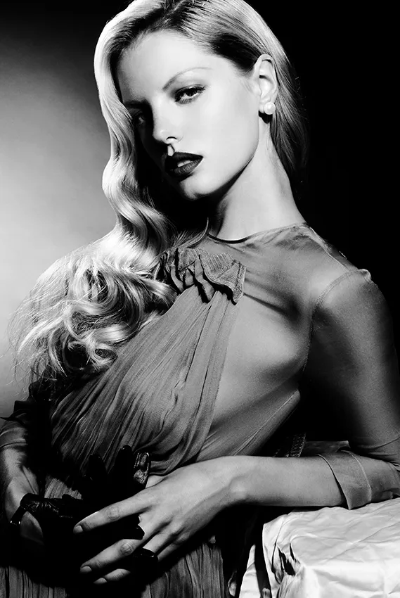 editoriale moda donna anni '40 bianco e nero