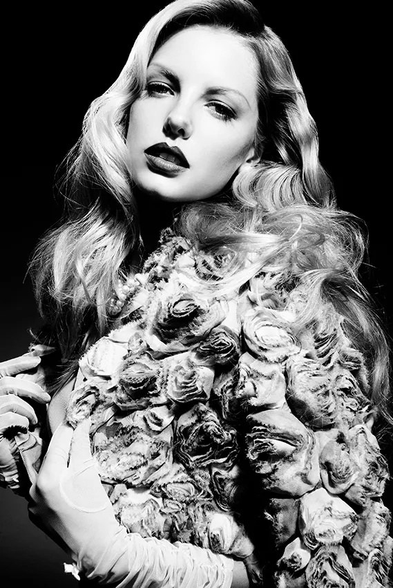 editoriale moda donna anni '40 bianco e nero