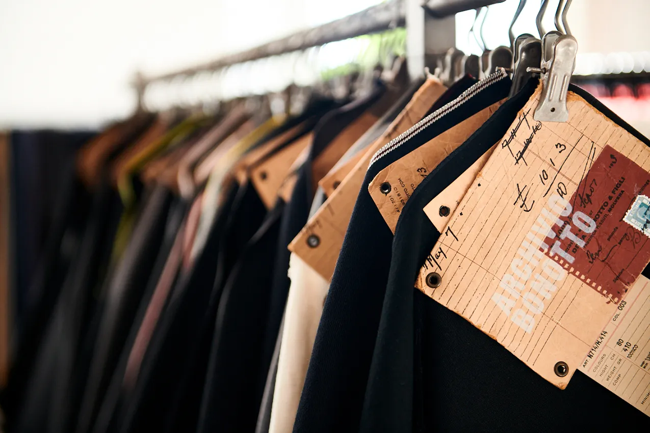 locale showroom tessuti a Milano