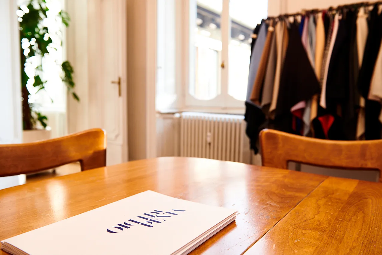 locale showroom tessuti a Milano