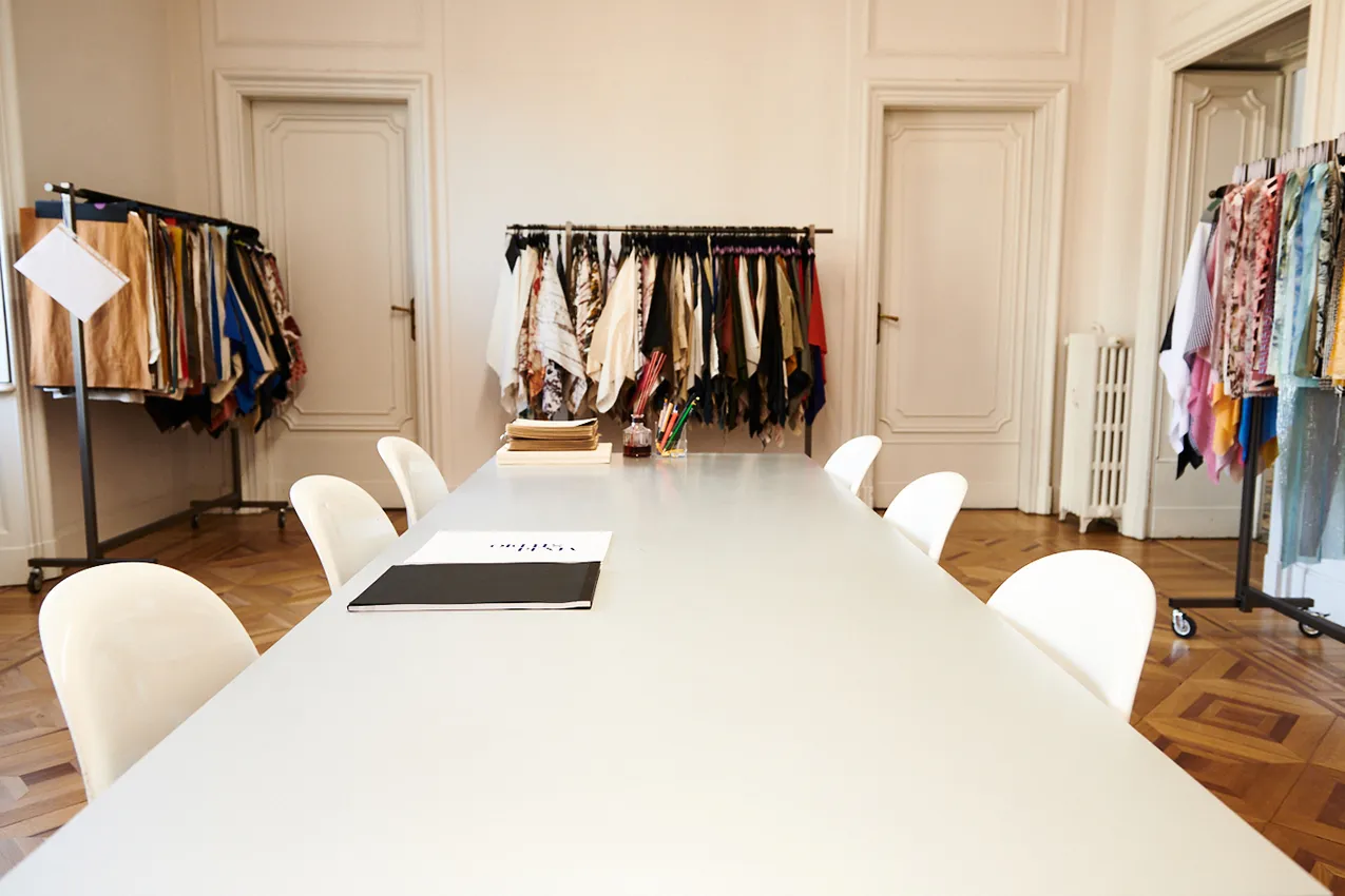 locale showroom tessuti a Milano