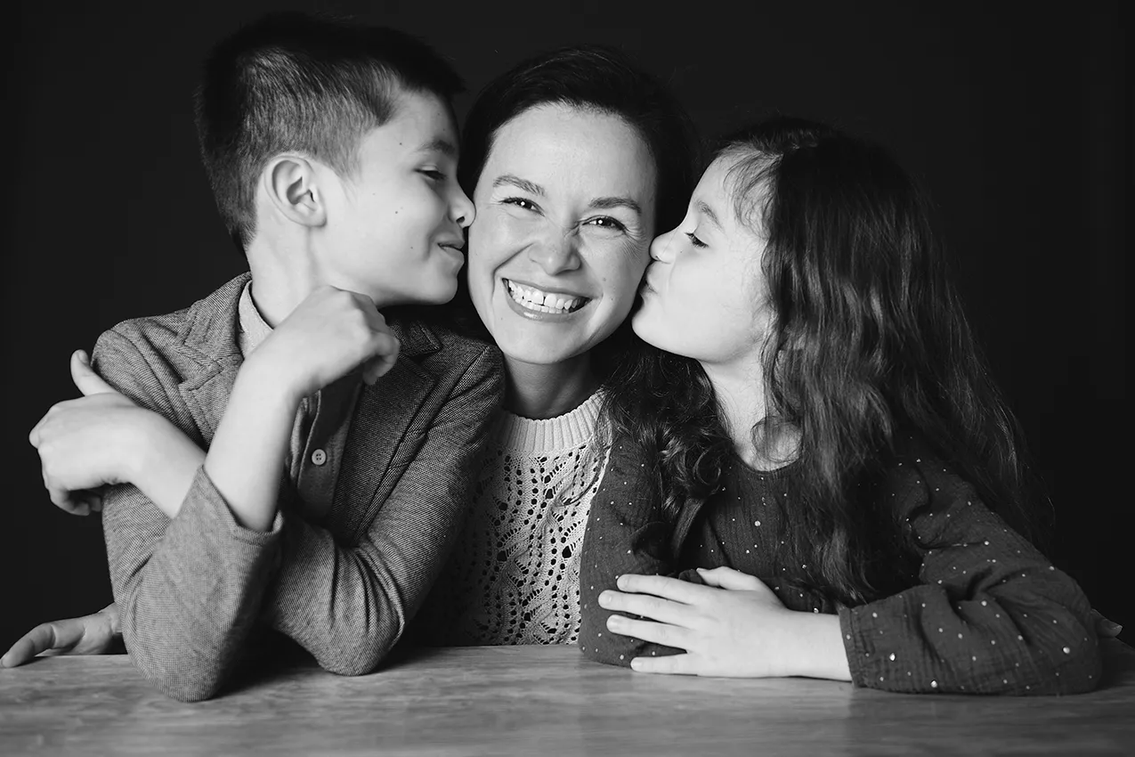 ritratto fotografico famiglia in bianco e nero